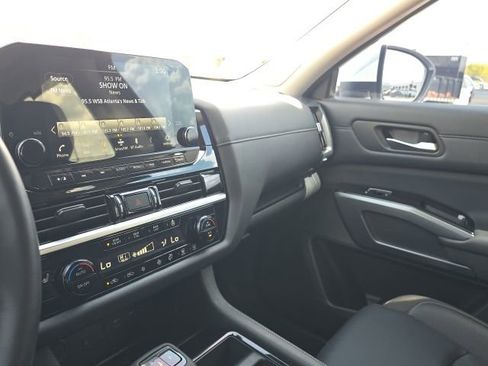 Used 2025 Nissan Pathfinder SL w/ SL Premium Package image 28