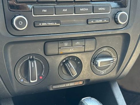 Used 2013 Volkswagen Jetta SE FWD image 19