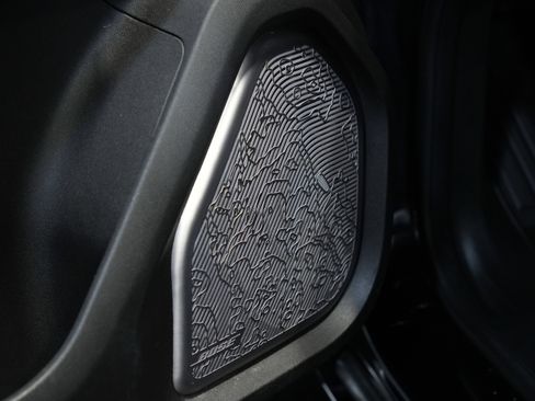 Used 2025 GMC Hummer EV 3X w/ LPO, Sport Package image 24