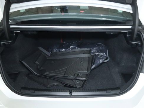 Used 2025 BMW i5 xDrive40 w/ Premium Package image 31