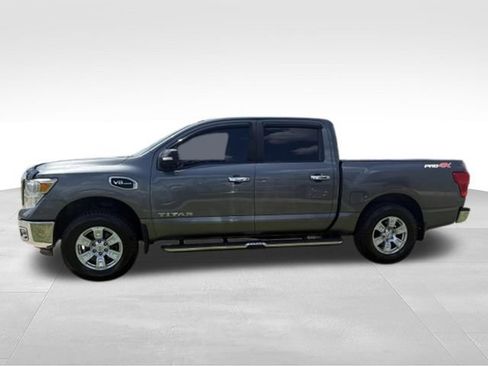 Used 2017 Nissan Titan SV AWD/4WD image 11