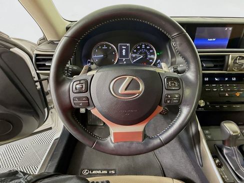 Used 2018 Lexus IS 300 w/ Premium Package RWD image 11