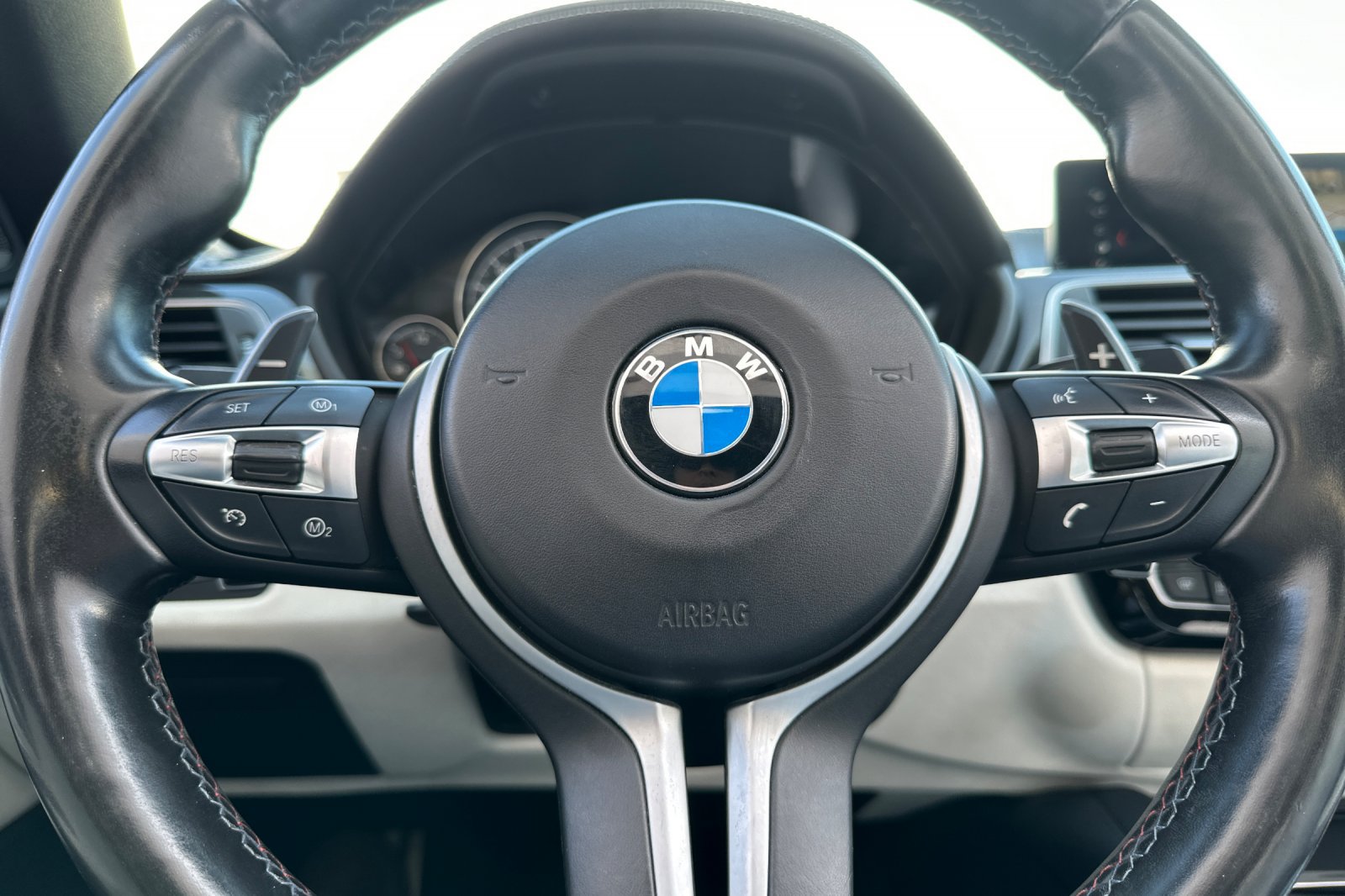 Used 2018 BMW M4 Convertible w/ Executive Package RWD image 36