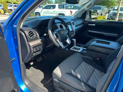 Used 2018 Toyota Tundra SR5 w/ SR5 Upgrade Package AWD/4WD image 12