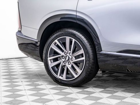 New 2026 Cadillac Vistiq Sport w/ LPO, Floor Liner Package image 34