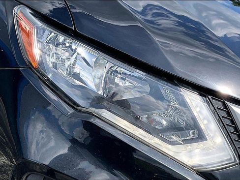 Used 2017 Nissan Rogue S image 33