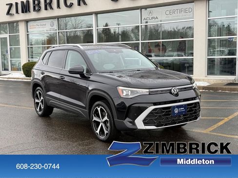 Certified 2025 Volkswagen Taos SEL image 1