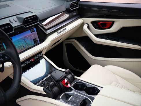 Used 2025 Lamborghini Urus S AWD/4WD image 15