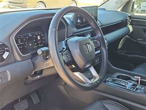 Used 2025 Honda Pilot Elite image 15
