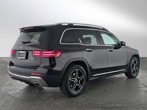 Used 2026 Mercedes-Benz GLB 250 image 3