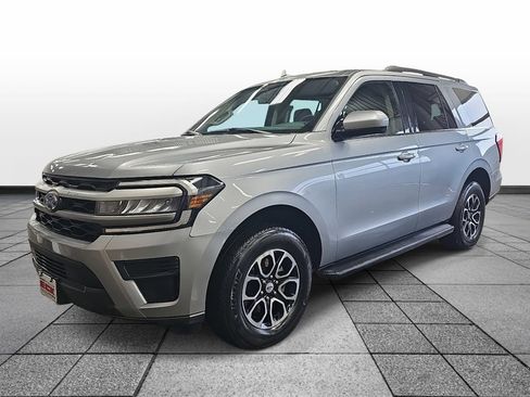 Used 2024 Ford Expedition XLT image 1