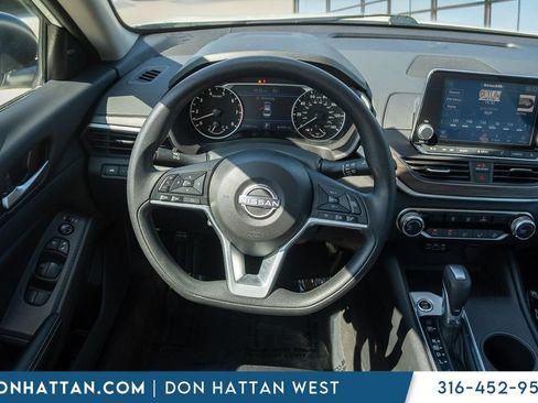 Used 2025 Nissan Altima 2.5 SV FWD image 5