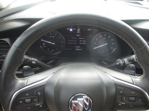 Certified 2022 Buick Envision Avenir w/ Technology Package II FWD image 31