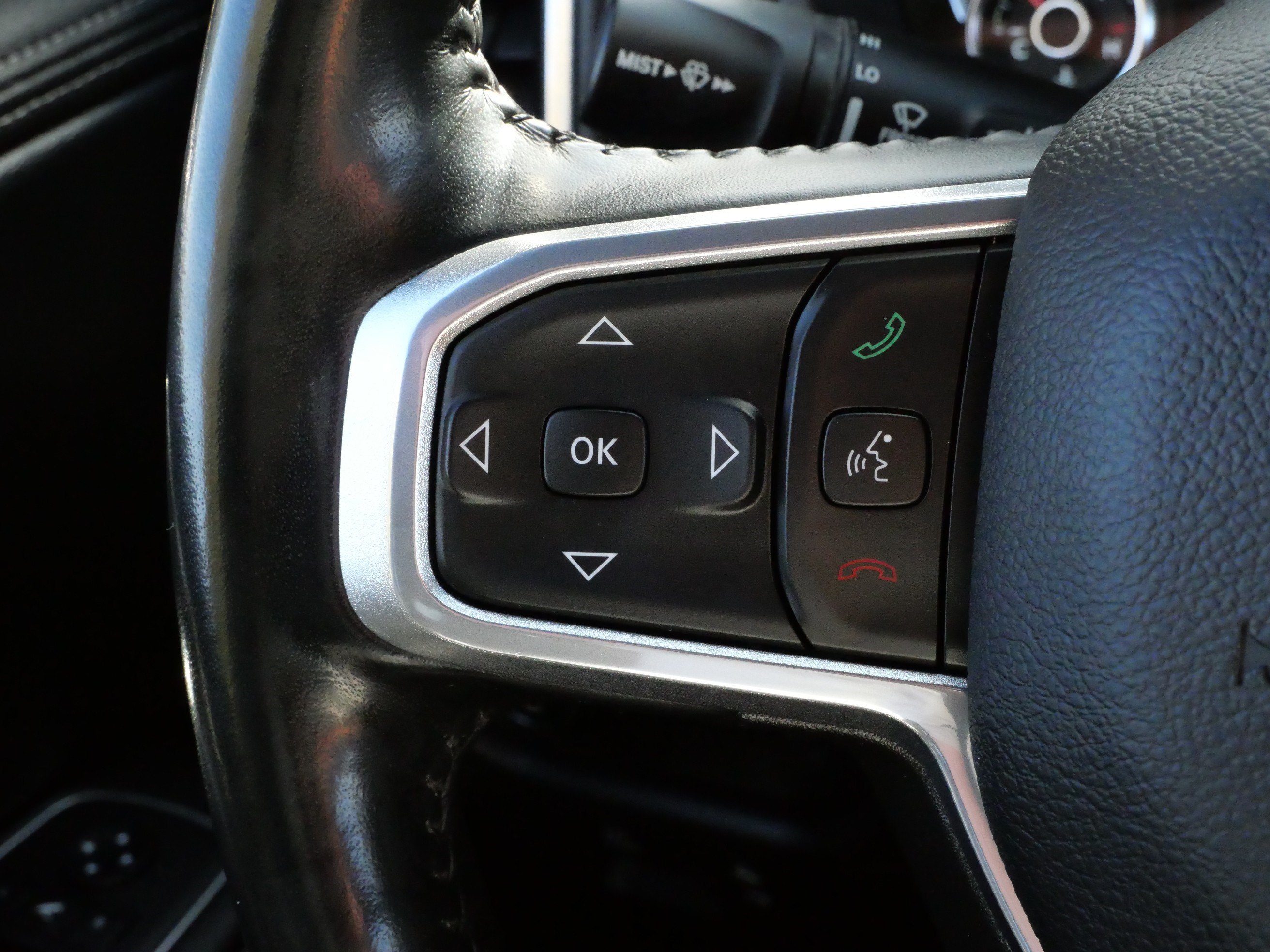 Used 2023 RAM 1500 Laramie AWD/4WD image 26