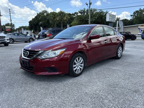 Used 2018 Nissan Altima 2.5 S image 1