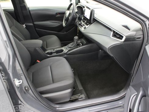 Used 2025 Toyota Corolla LE FWD image 33