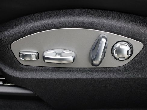 New 2026 Porsche Macan image 24