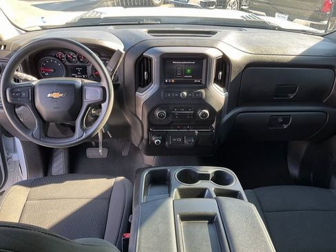 Used 2022 Chevrolet Silverado 2500 Custom image 4
