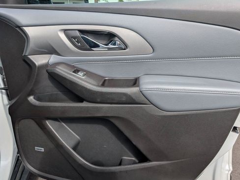 Used 2020 Chevrolet Traverse LT w/ LT Premium Package FWD image 39