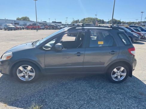 Used 2012 Suzuki SX4 AWD Hatchback image 8