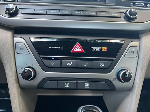Used 2017 Hyundai Elantra SE FWD image 26