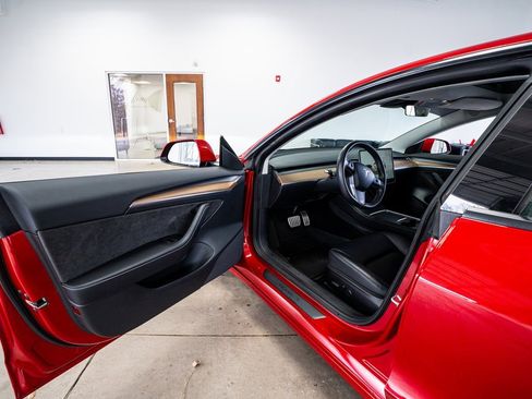 Used 2023 Tesla Model 3 Performance image 33
