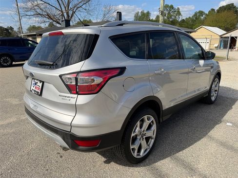 Used 2017 Ford Escape Titanium w/ Equipment Group 301A FWD image 5