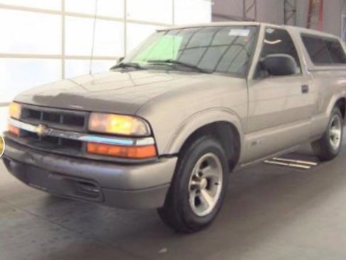 Used 2000 Chevrolet S10 Pickup LS w/ Preferred Equipment Group RWD image 11