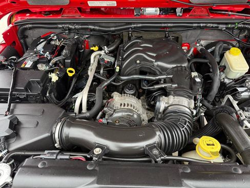 Used 2014 Jeep Wrangler Unlimited Sahara w/ Dual Top Group image 29