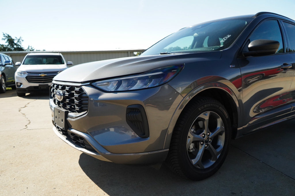 Used 2023 Ford Escape ST-Line w/ Tech Pack #1 AWD/4WD image 17