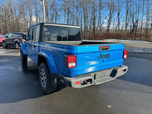 Used 2024 Jeep Gladiator Sport image 7