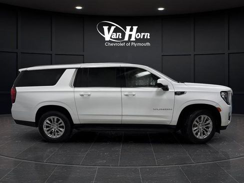 Used 2024 GMC Yukon XL SLE image 2