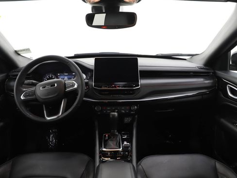 Used 2025 Jeep Compass Trailhawk image 13