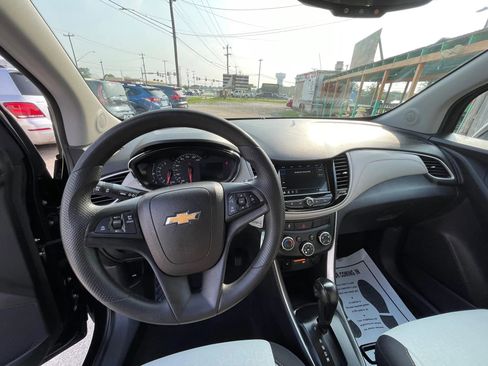 Used 2019 Chevrolet Trax LS w/ Tint and Cruise Package FWD image 7