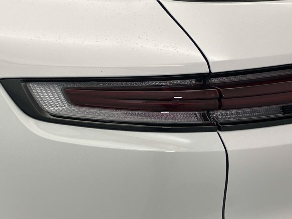 Certified 2024 Porsche Cayenne AWD/4WD image 16