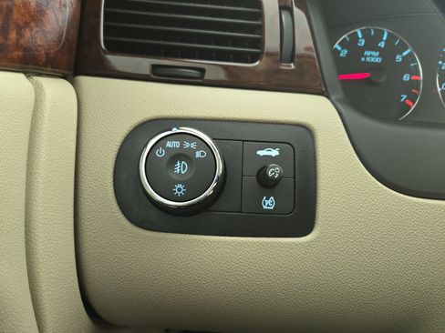 Used 2011 Chevrolet Impala LT image 26