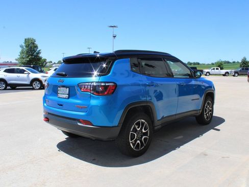 Used 2025 Jeep Compass Trailhawk AWD/4WD image 6