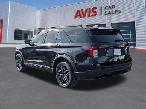 Used 2025 Ford Explorer ST-Line w/ ST-Line Street Pack image 10
