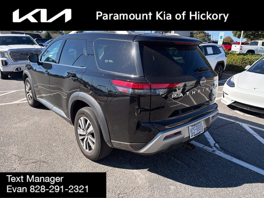 Used 2023 Nissan Pathfinder SL AWD/4WD image 4