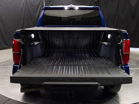 Used 2025 Toyota Tacoma TRD Sport AWD/4WD image 10