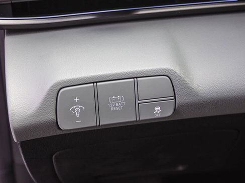 Used 2024 Hyundai Elantra Limited FWD image 28
