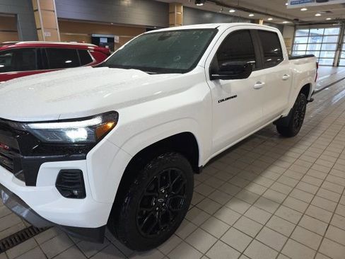 Used 2024 Chevrolet Colorado Z71 w/ LPO, Dark Essentials Package image 2