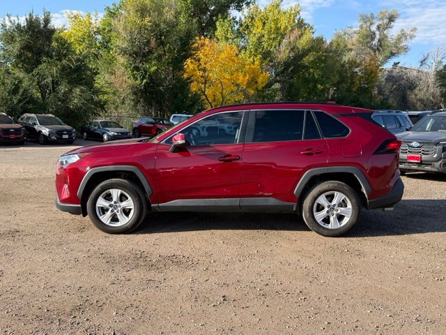 Used 2020 Toyota RAV4 XLE FWD image 2