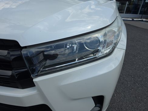 Used 2018 Toyota Highlander SE AWD/4WD image 9