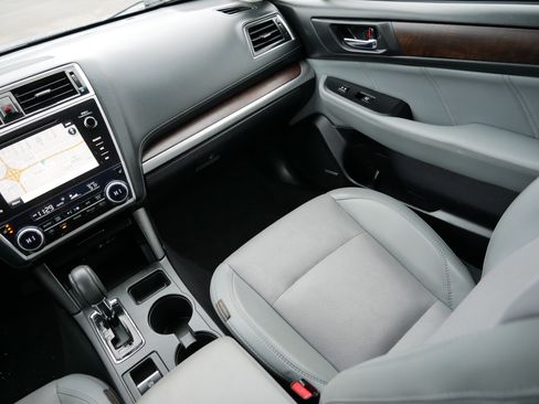 Used 2019 Subaru Outback 2.5i Limited image 11