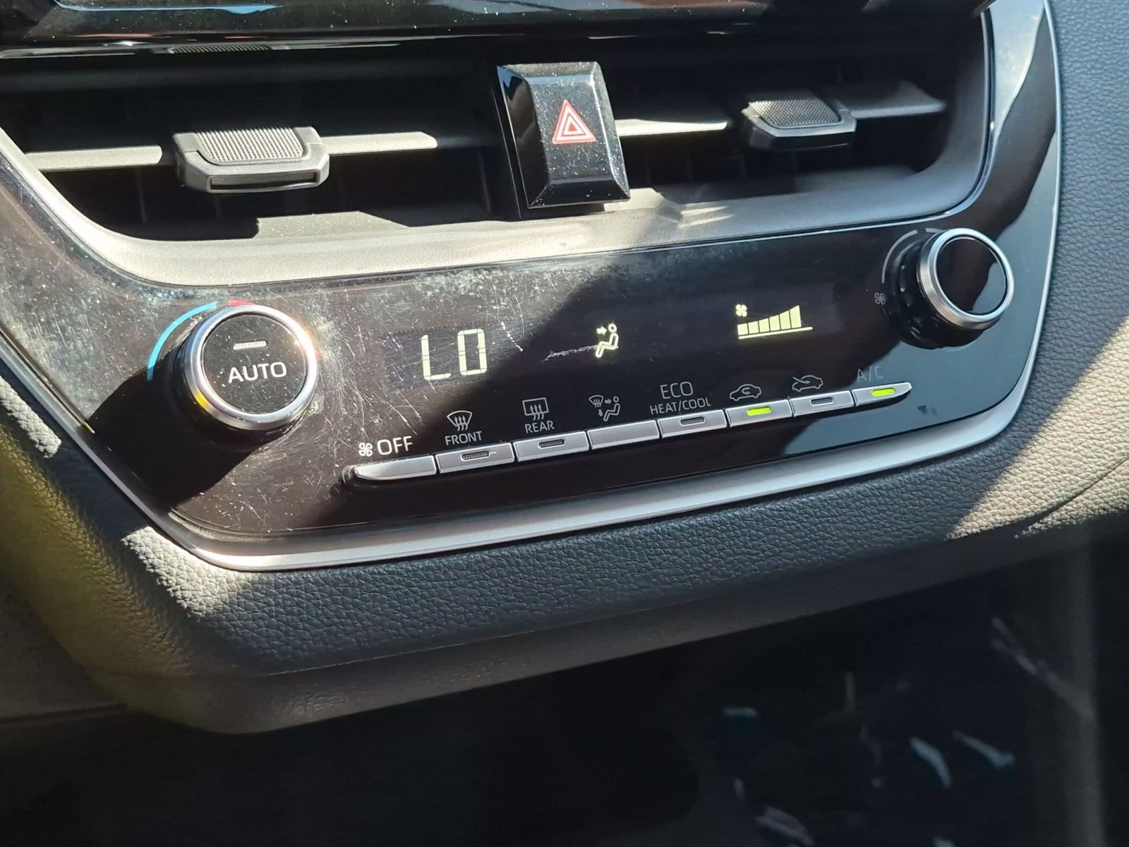 Used 2022 Toyota Corolla LE FWD image 24