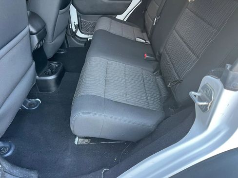 Used 2012 Jeep Wrangler Unlimited Sport image 17