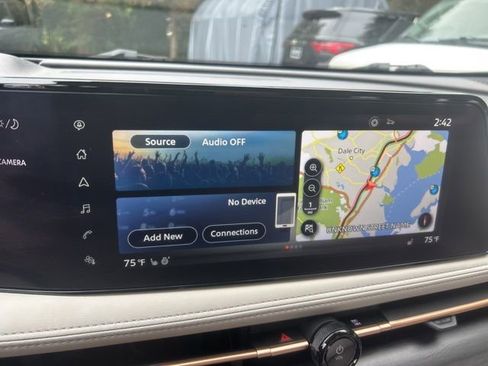 Used 2023 Nissan Ariya FWD image 28