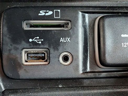 Used 2018 Jeep Cherokee Trailhawk image 25