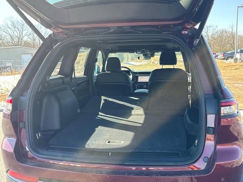 New 2026 Jeep Grand Cherokee Altitude AWD/4WD image 13